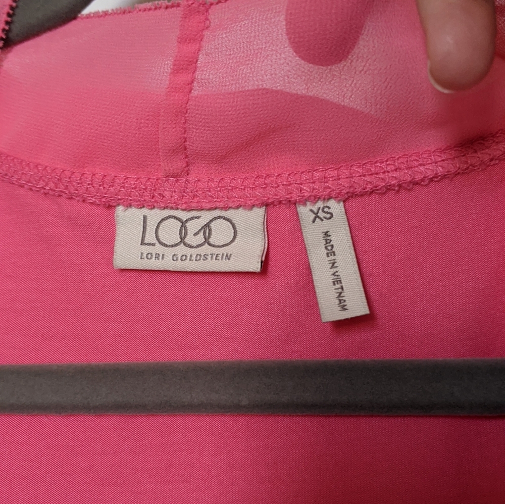 Pink vest by Logo - Picture 2 of 5